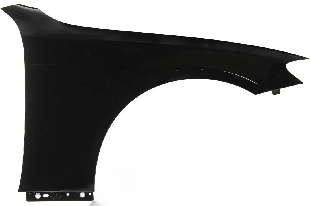 W213 FENDER R